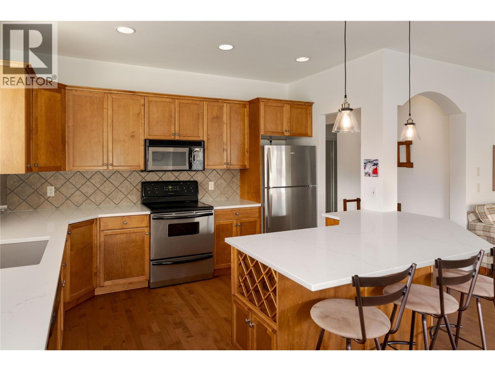 #215 665 Cook Road - 4