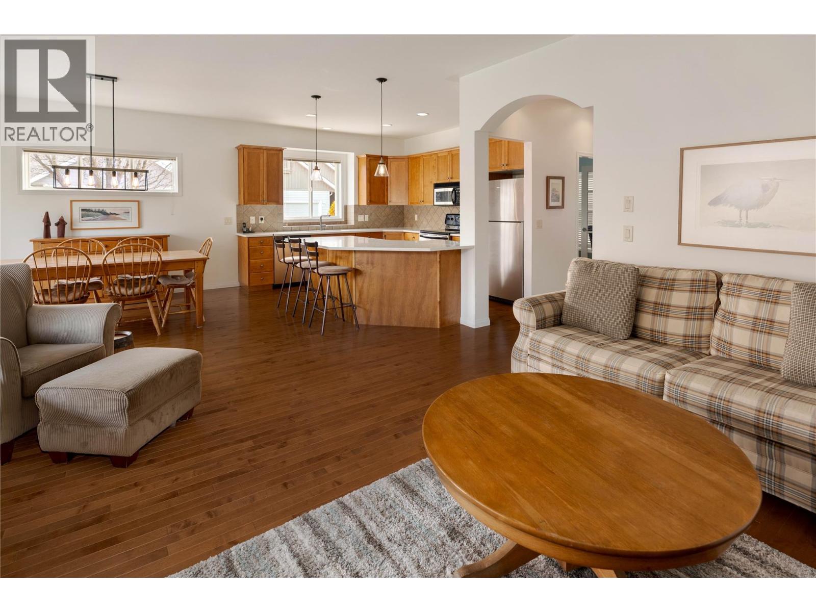#215 665 Cook Road - 11