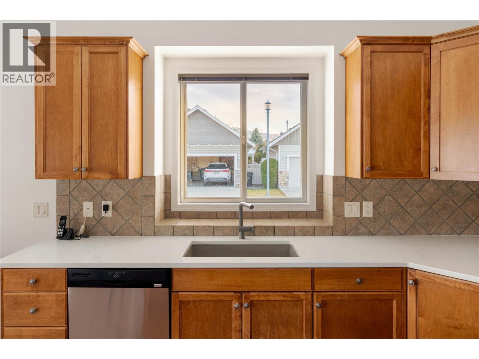 #215 665 Cook Road - 3