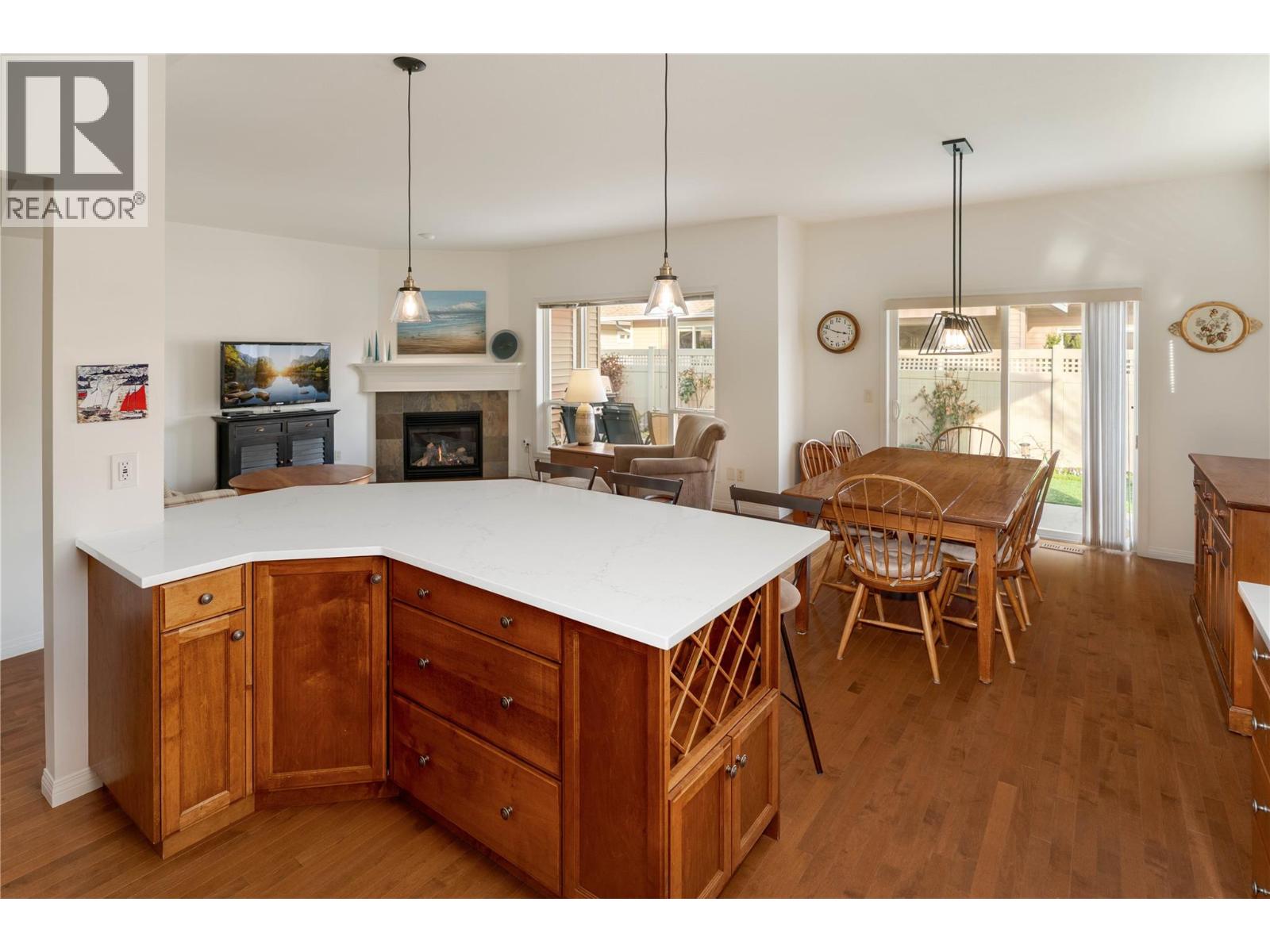 #215 665 Cook Road - 5