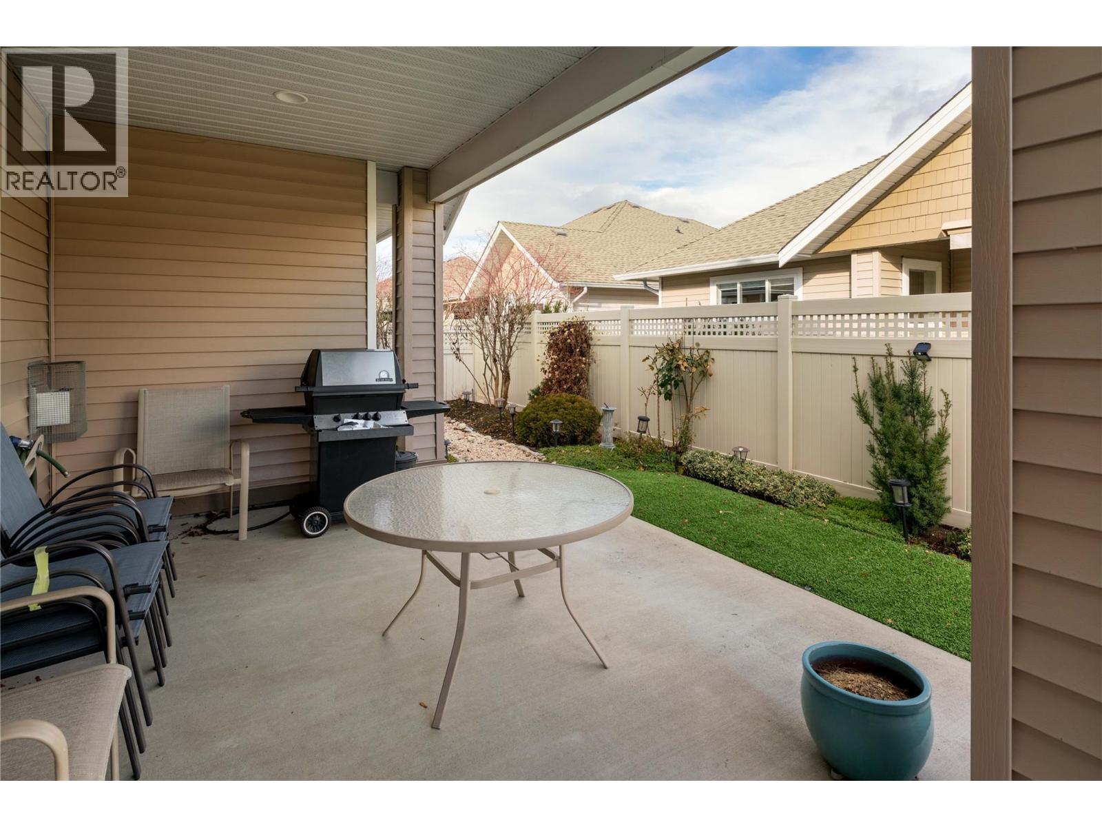 #215 665 Cook Road - 9