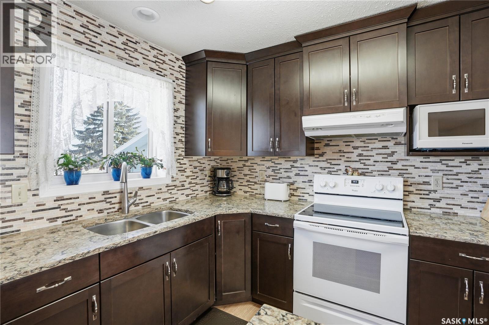 425 5TH STREET S - 8