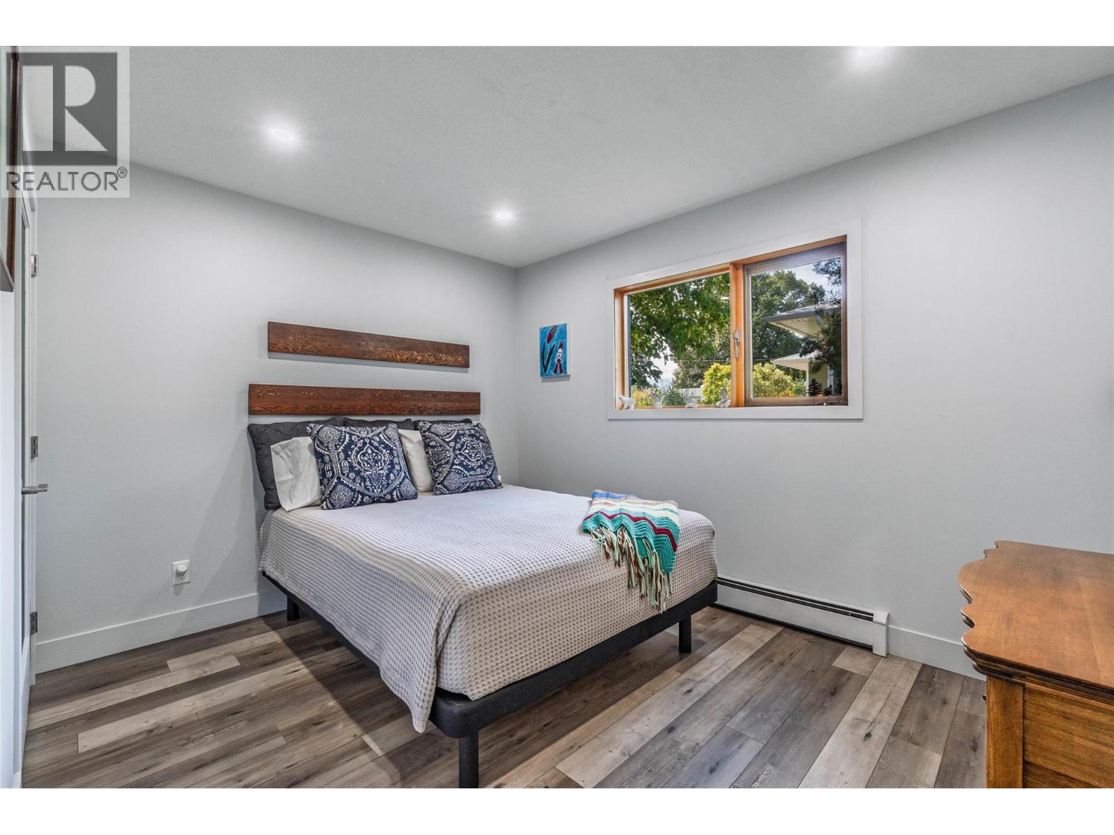 5622 Yarrow Street, Oliver