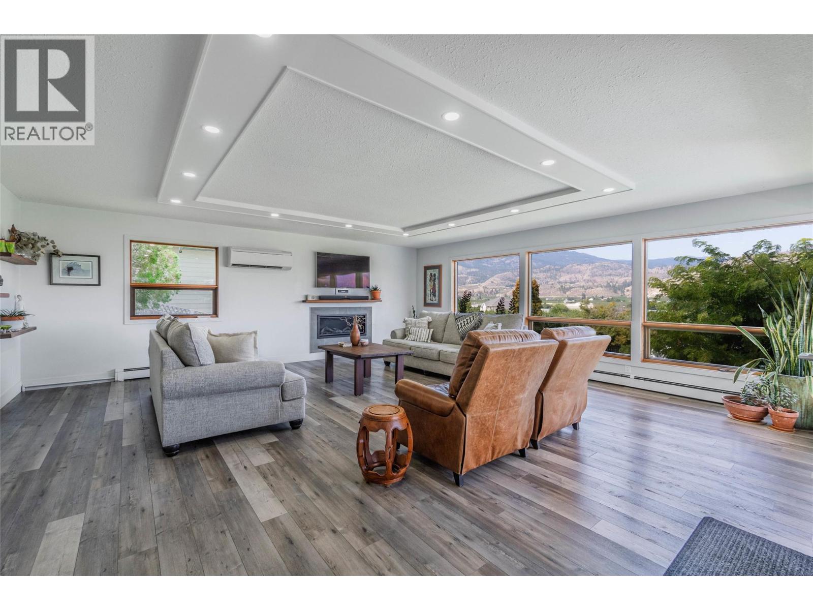 5622 Yarrow Street, Oliver