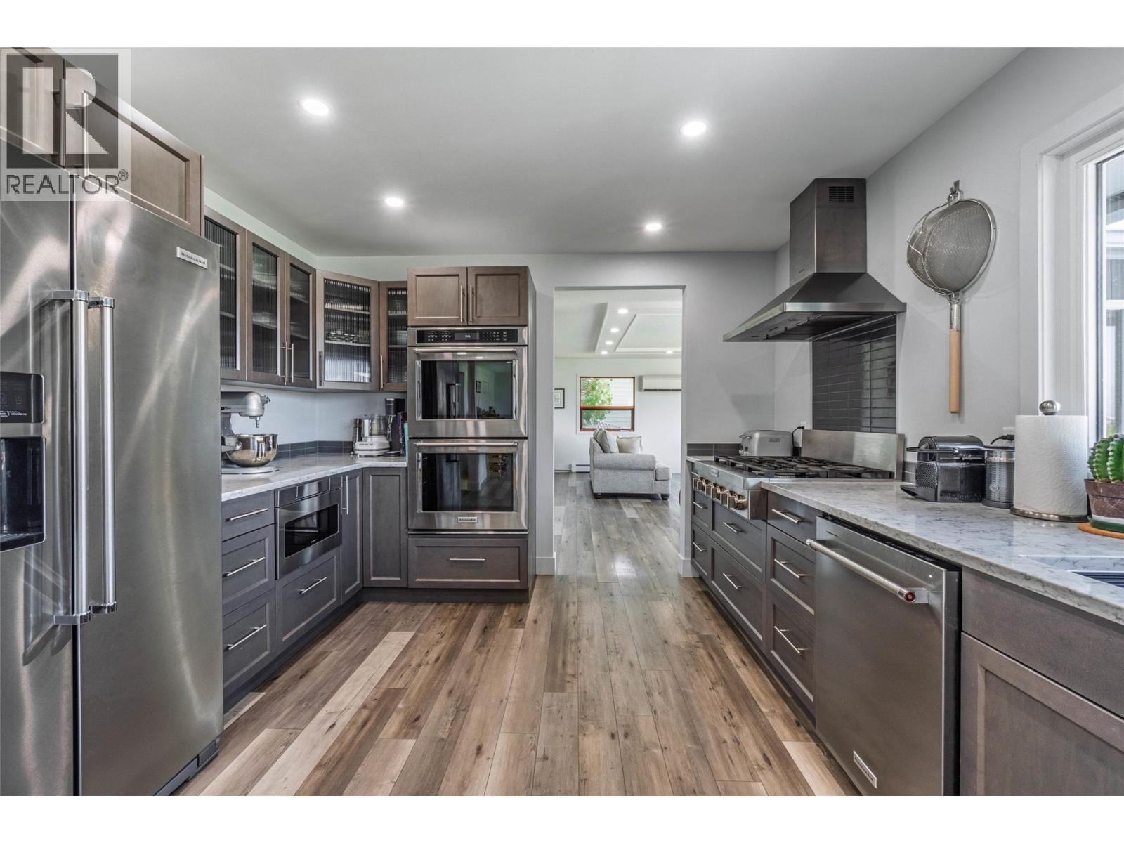 5622 Yarrow Street, Oliver