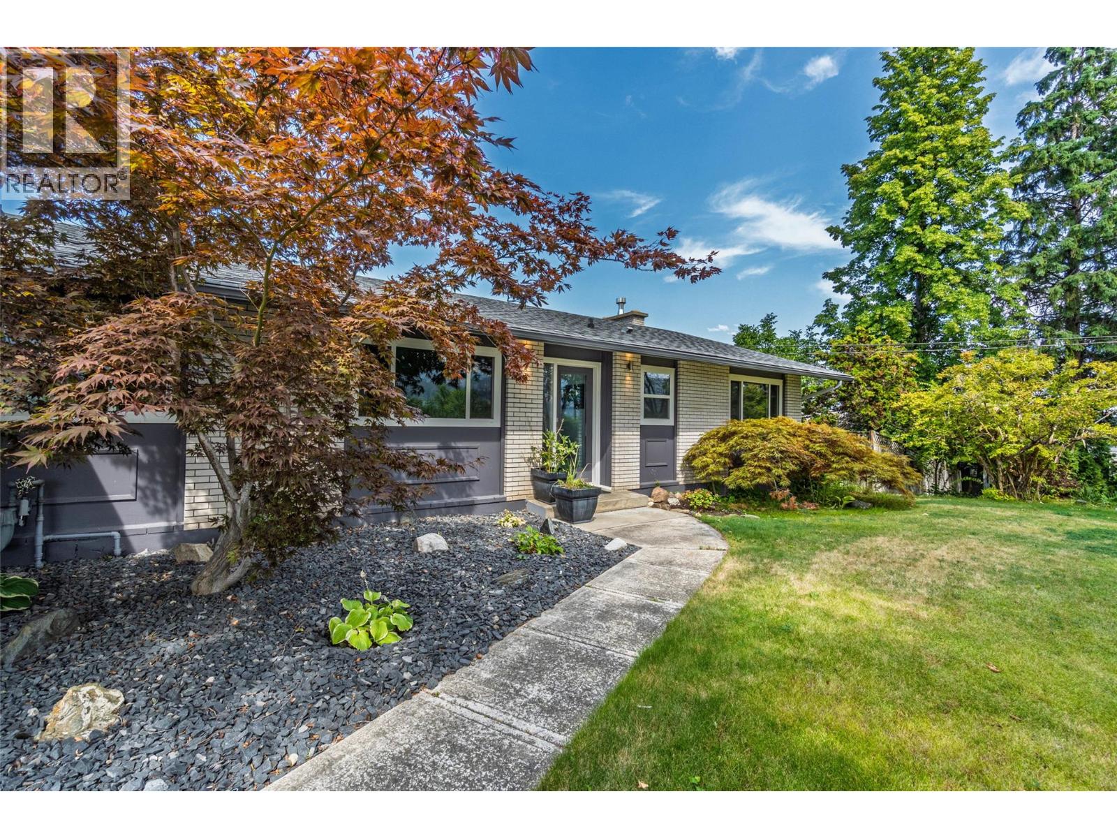 5622 Yarrow Street, Oliver