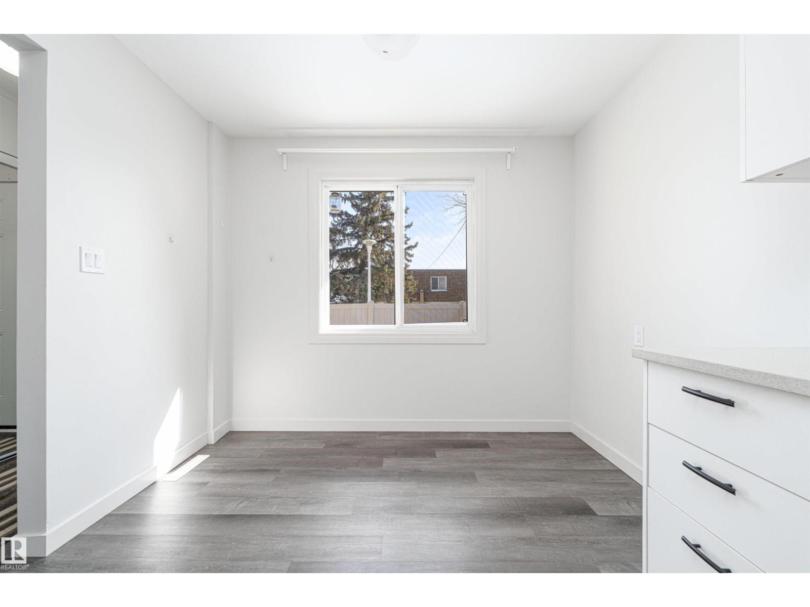 129 Londonderry SQ NW, Edmonton