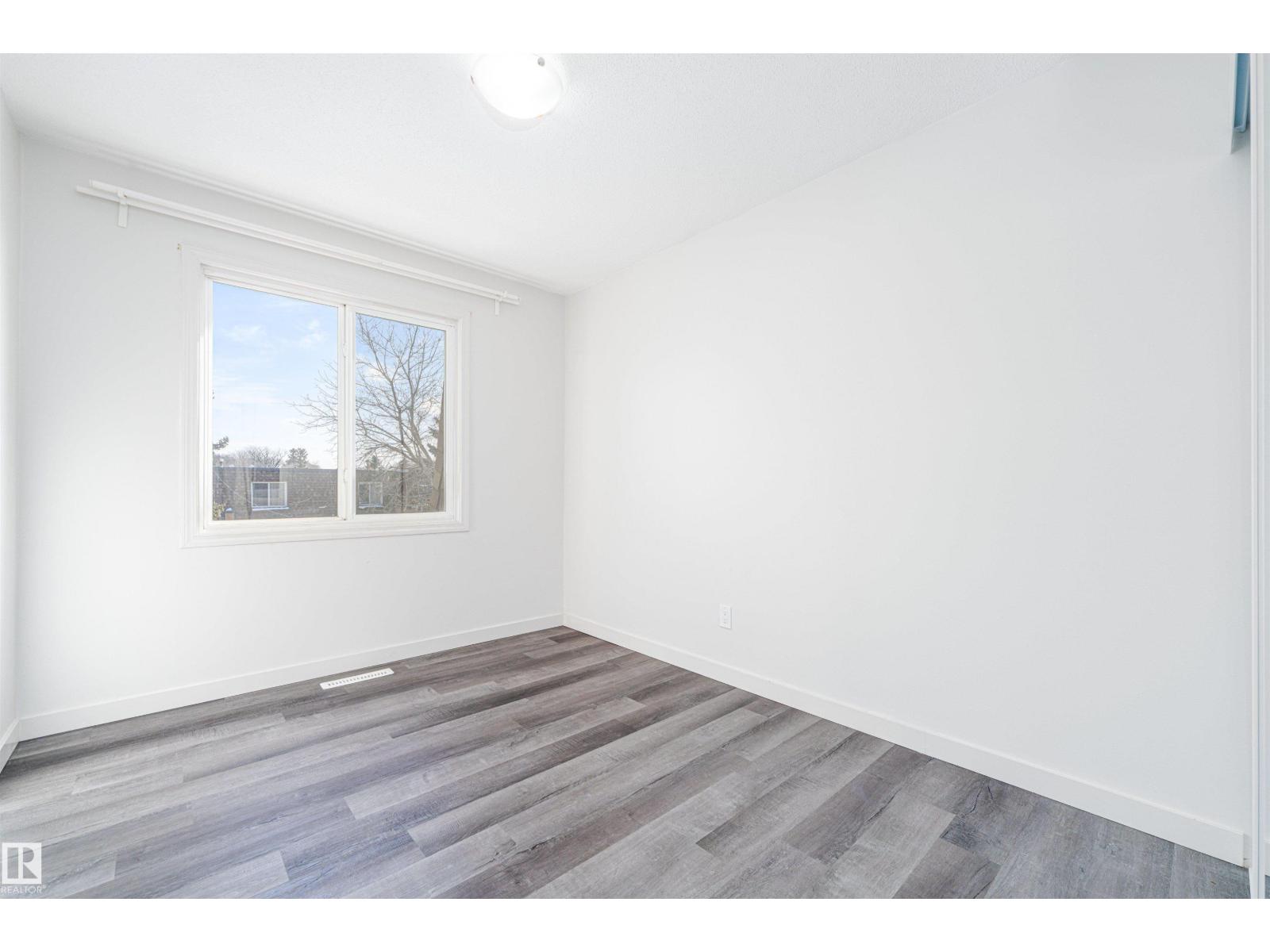 129 Londonderry SQ NW, Edmonton