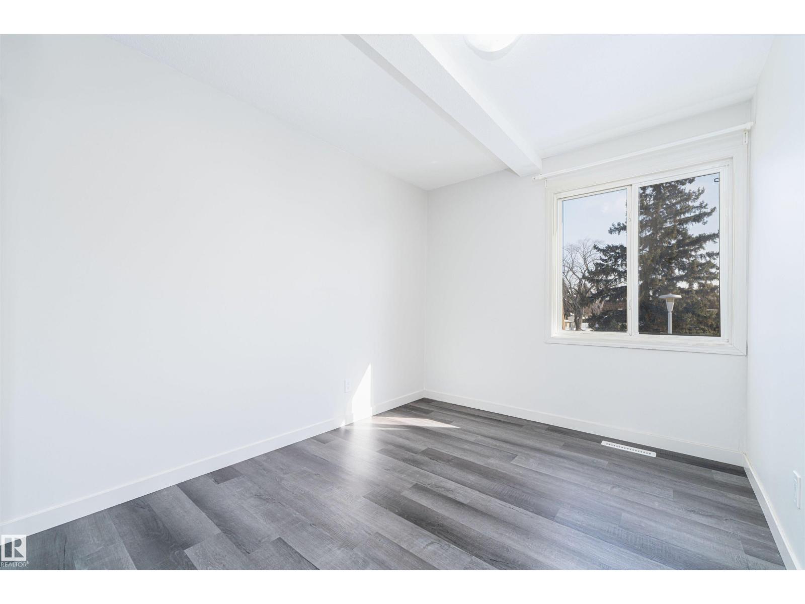 129 Londonderry SQ NW, Edmonton