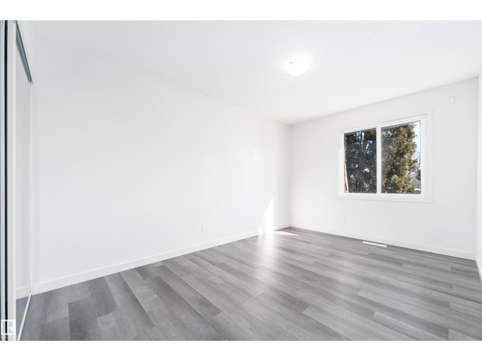 129 Londonderry SQ NW, Edmonton