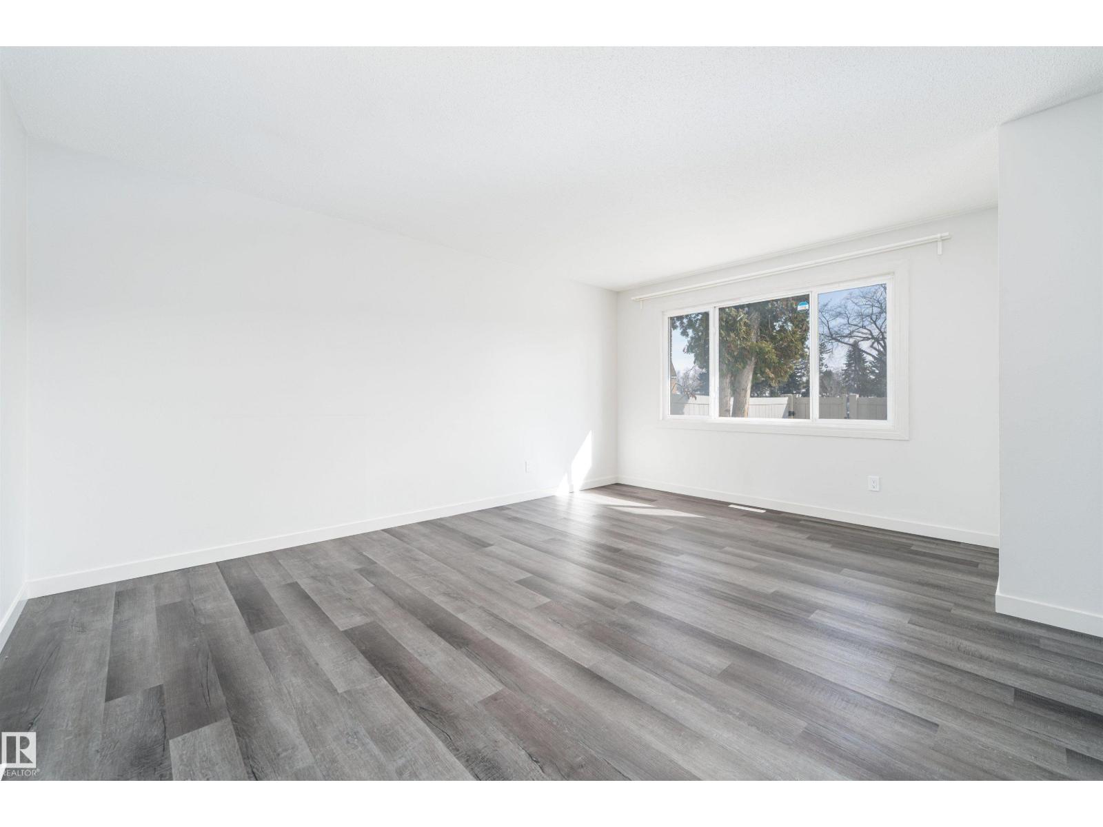 129 Londonderry SQ NW, Edmonton