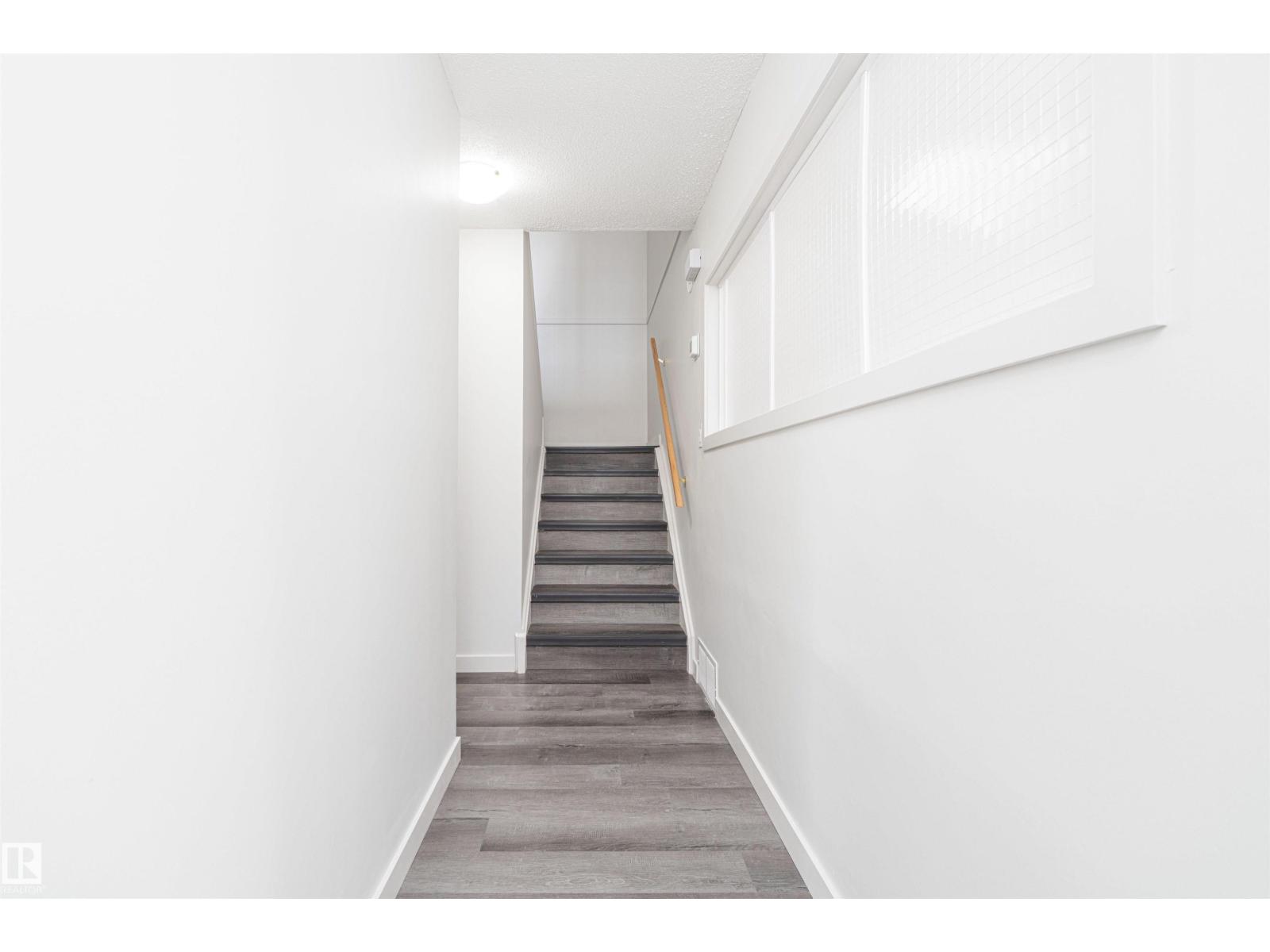 129 Londonderry SQ NW, Edmonton