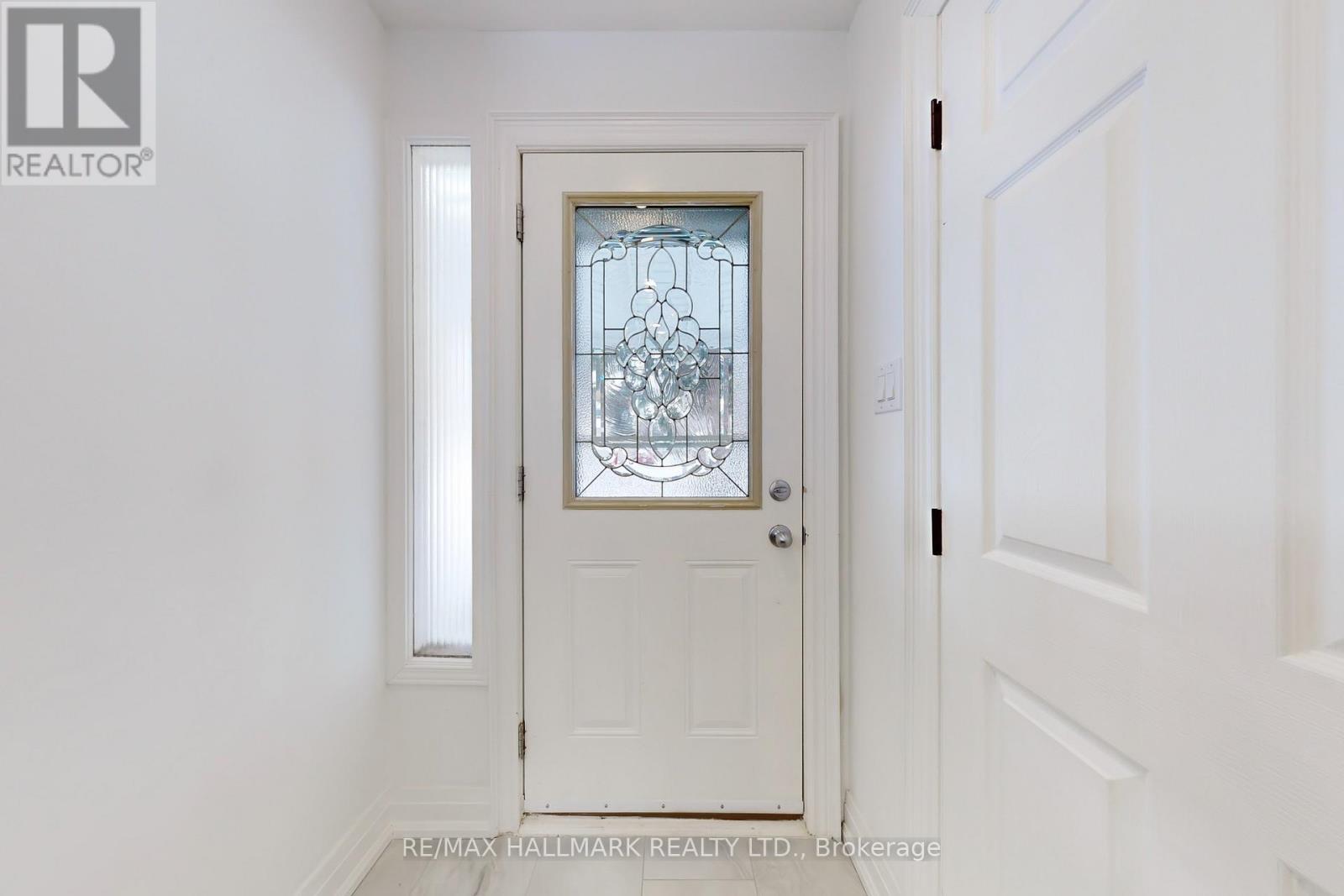 24 CRESSER AVENUE - 32
