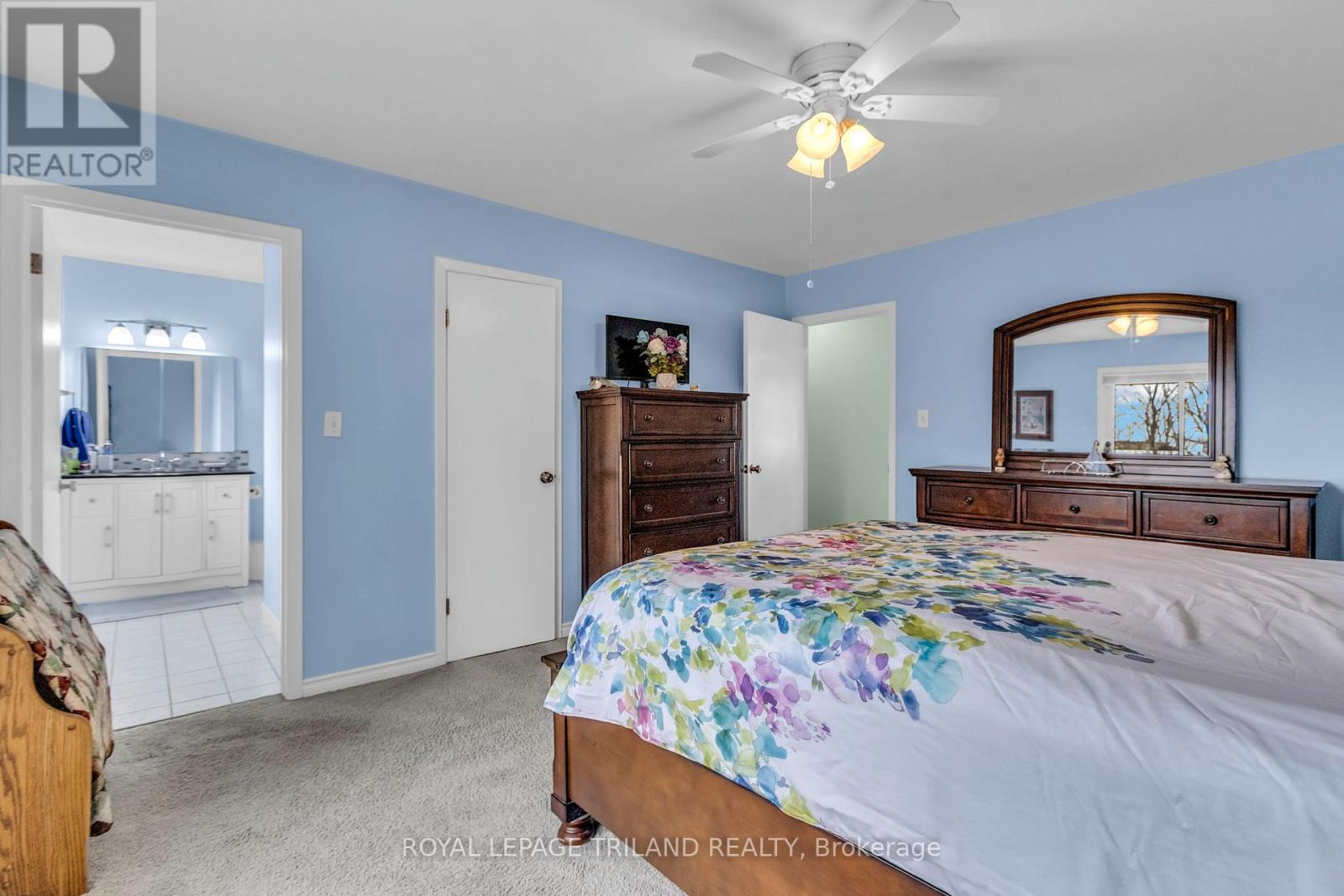 Single Family House Bungalow for Sale in  STATION STREET North Middlesex (Parkhill) 