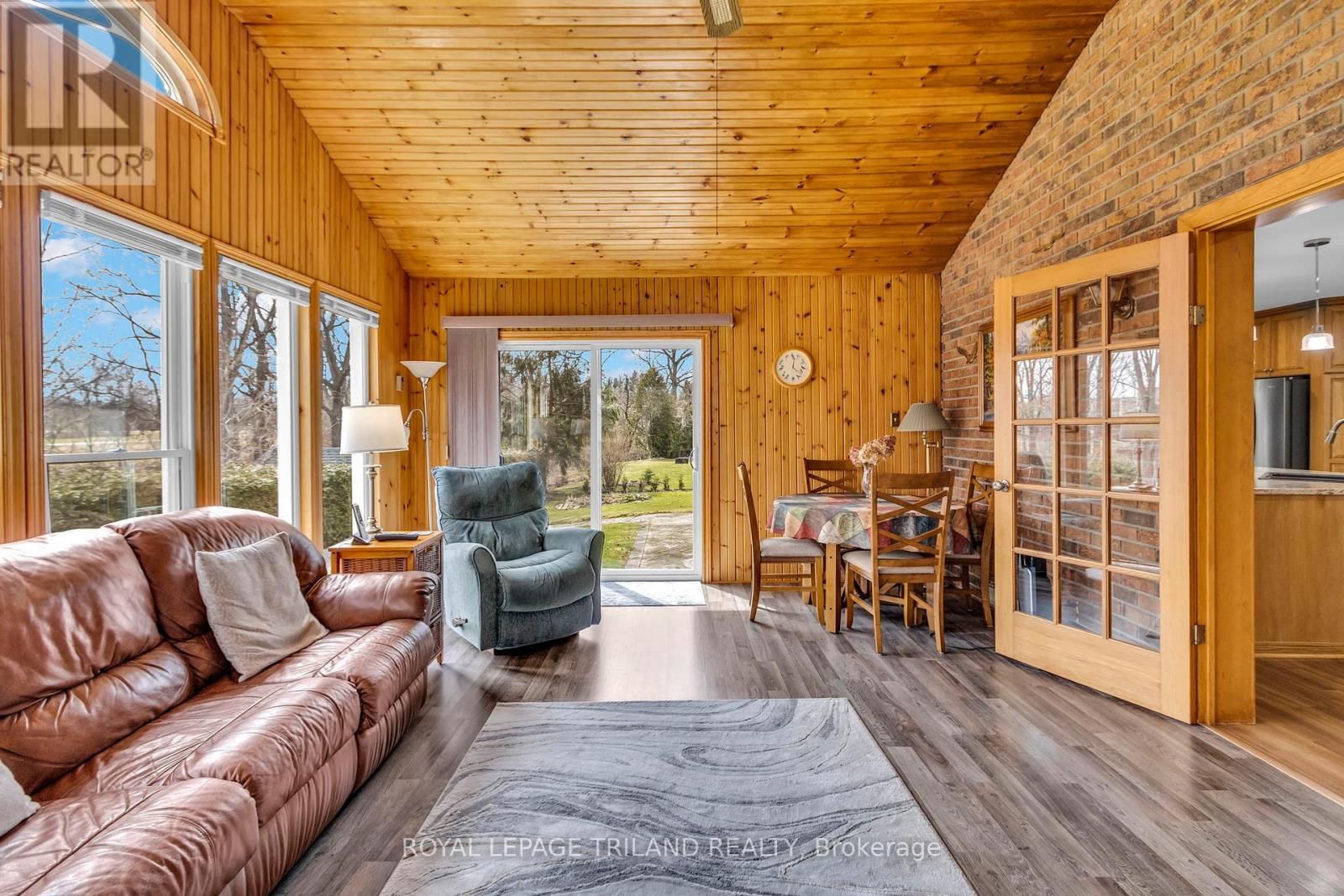 Single Family House Bungalow for Sale in  STATION STREET North Middlesex (Parkhill) 