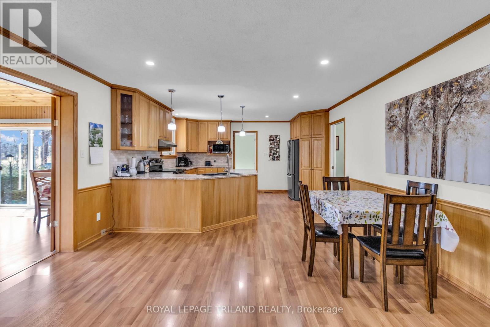 Single Family House Bungalow for Sale in  STATION STREET North Middlesex (Parkhill) 