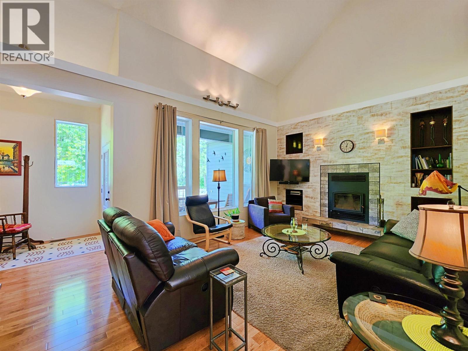 4762 CAROLYN ROAD, Quesnel