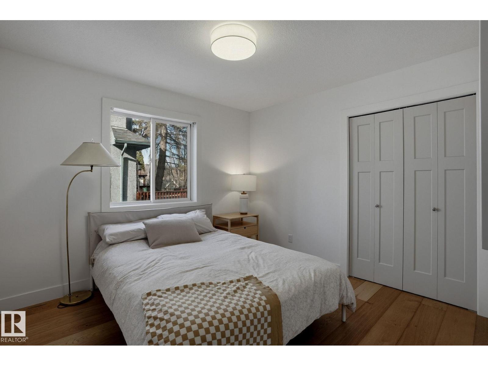 9228 100 AV NW, Edmonton