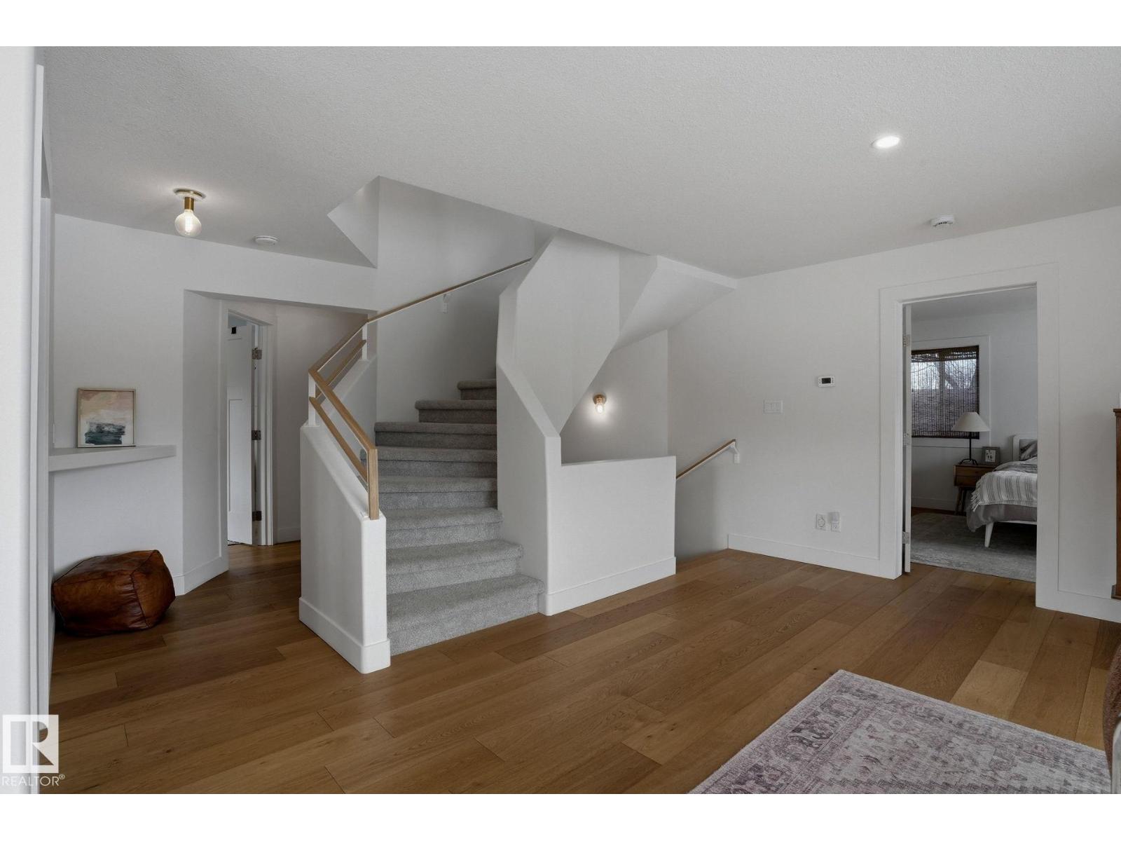 9228 100 AV NW, Edmonton