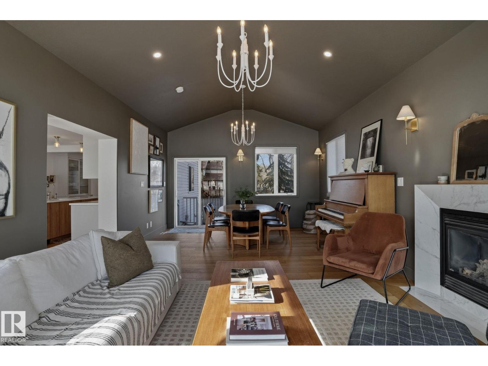 9228 100 AV NW, Edmonton