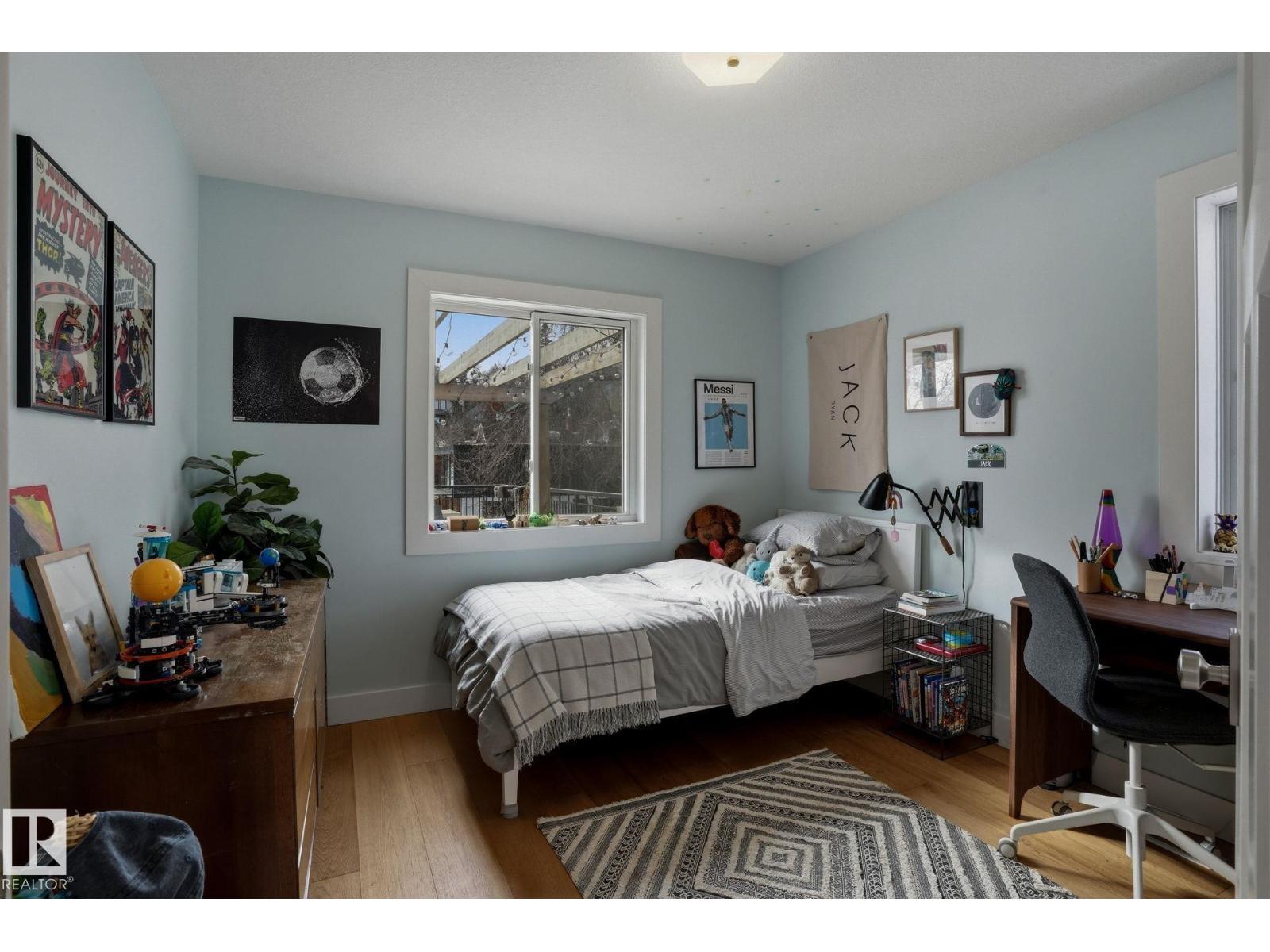 9228 100 AV NW - 31