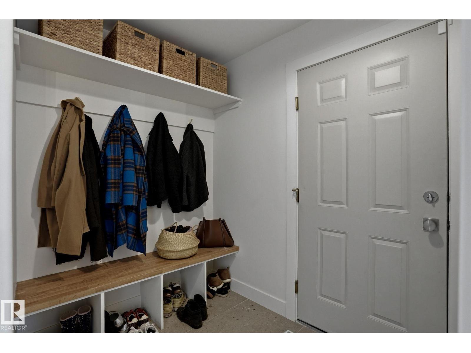 9228 100 AV NW - 22