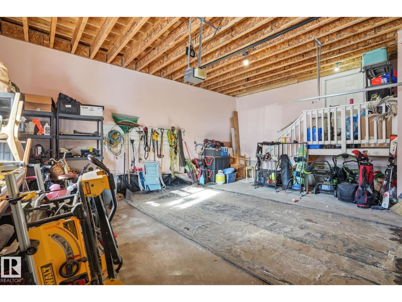 9228 100 AV NW, Edmonton