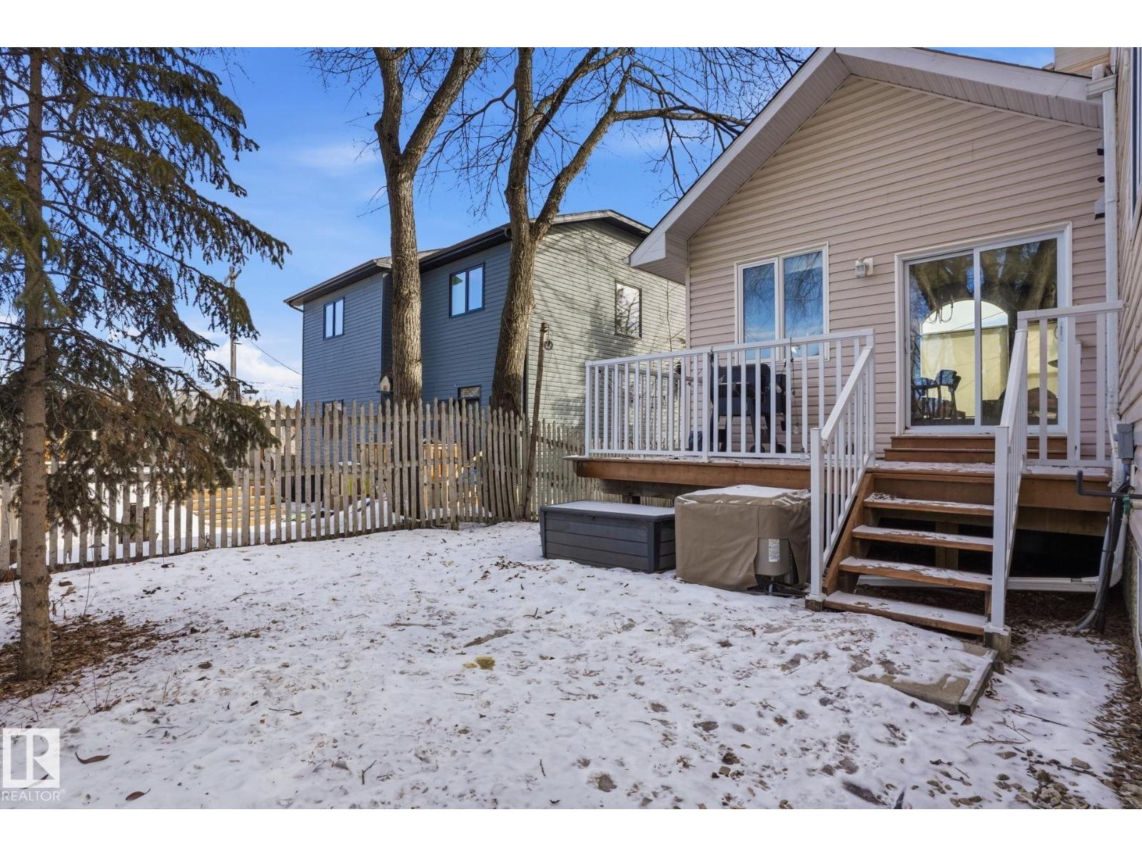 9228 100 AV NW, Edmonton