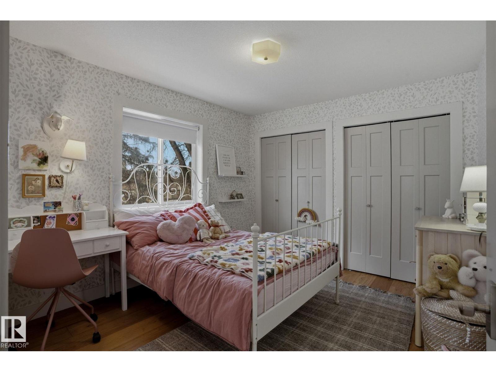 9228 100 AV NW, Edmonton