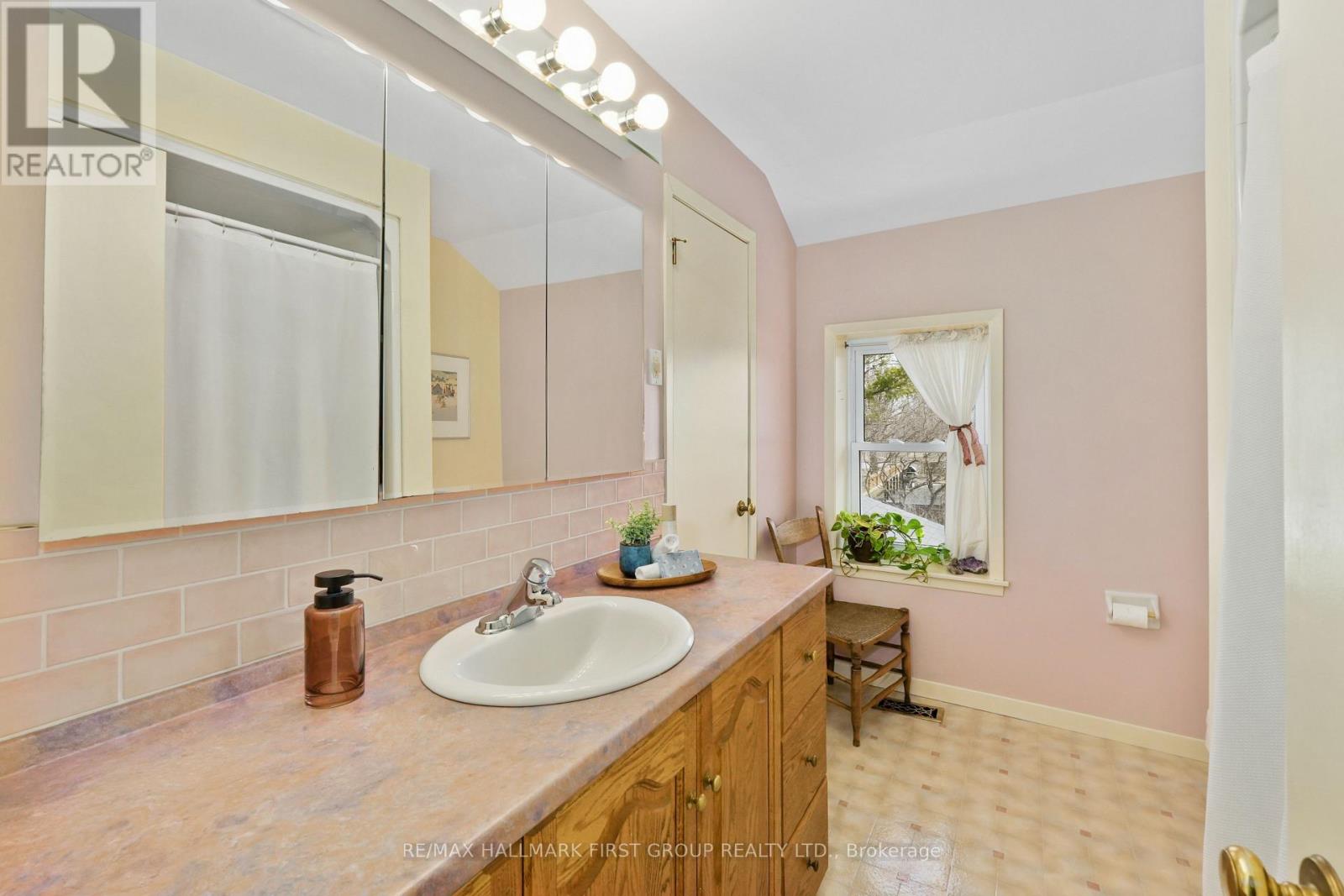 20 KENSINGTON AVENUE - 26