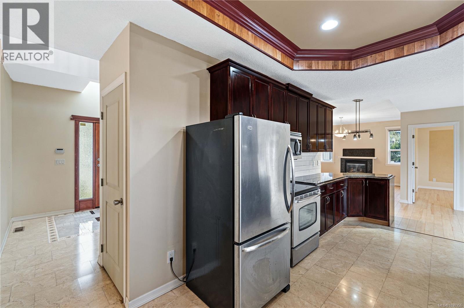 6183 DENNIE LANE - 10