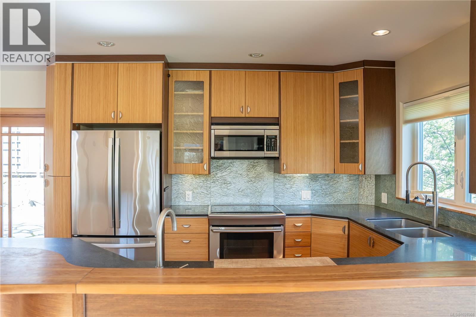 1298 Astoria St, Saanich