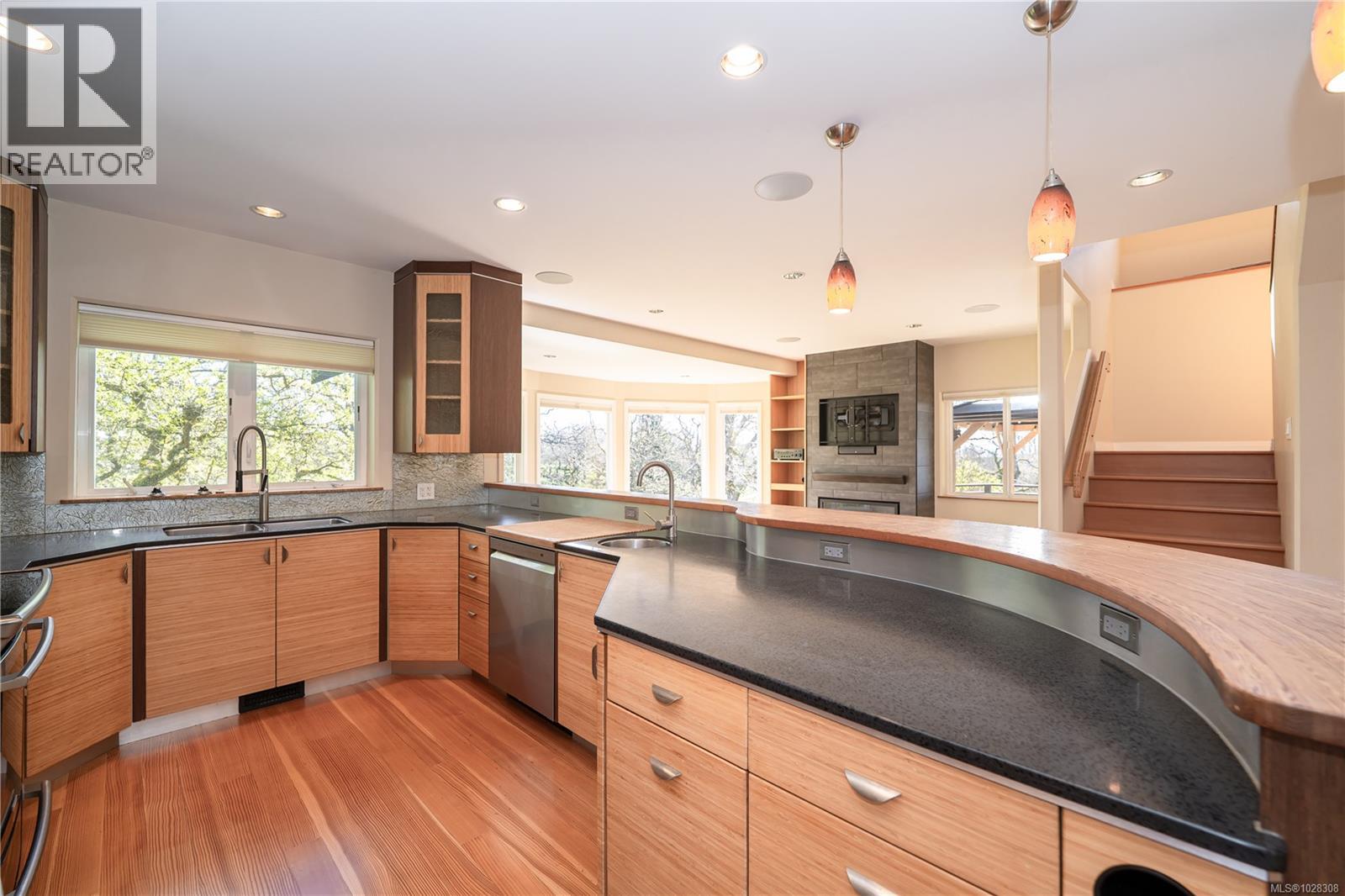 1298 Astoria St, Saanich