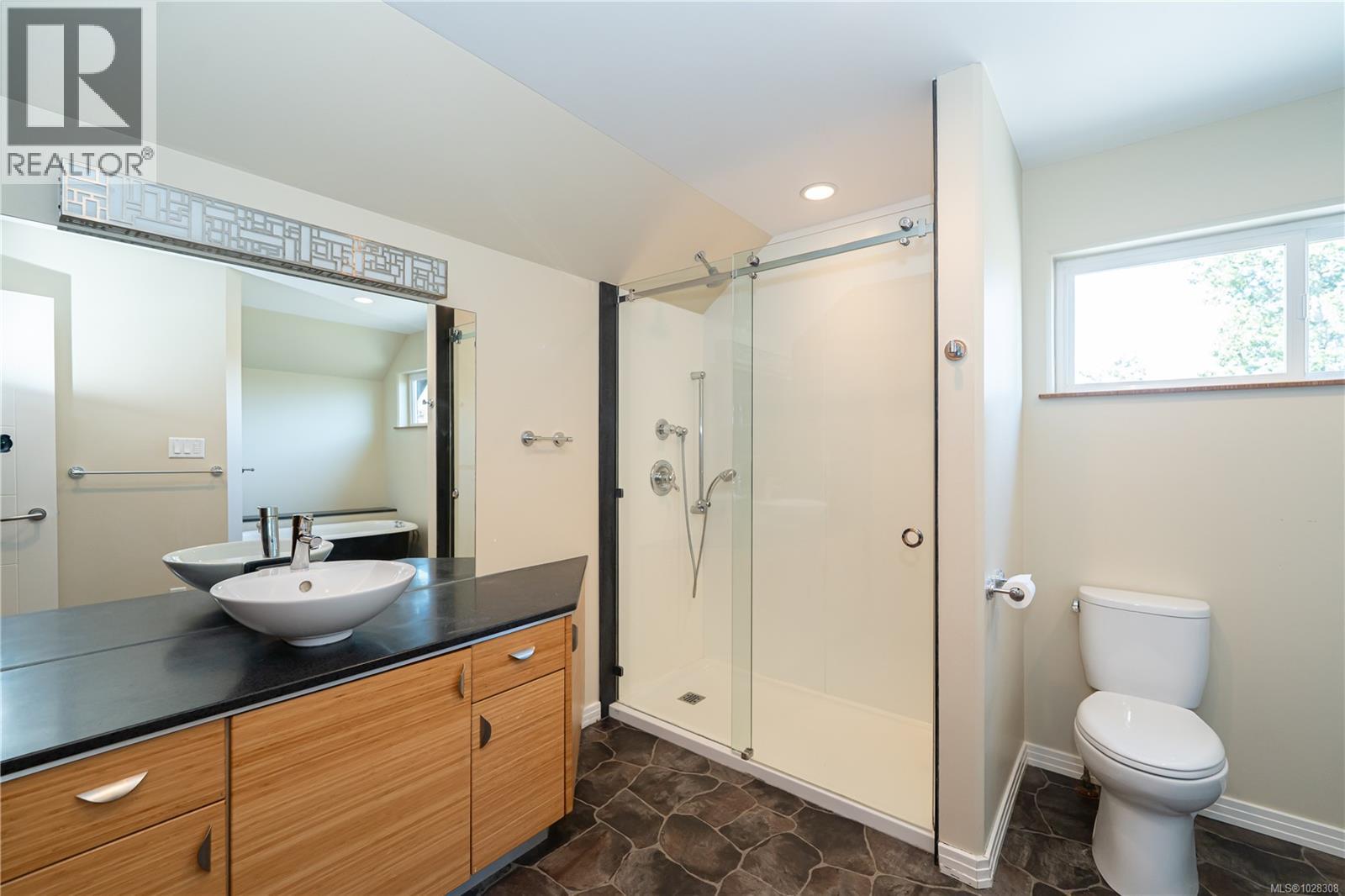 1298 Astoria St, Saanich