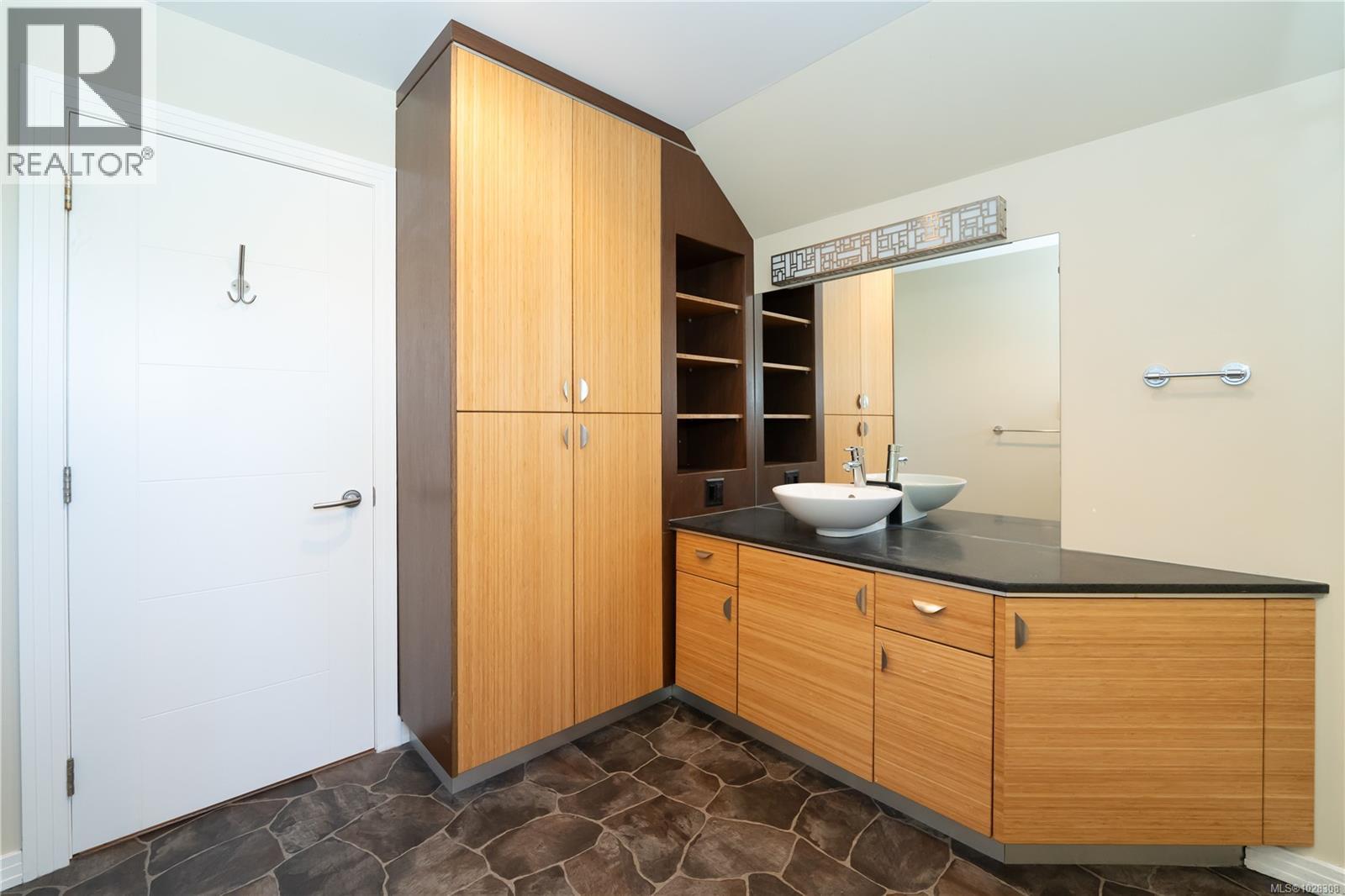 1298 Astoria St, Saanich