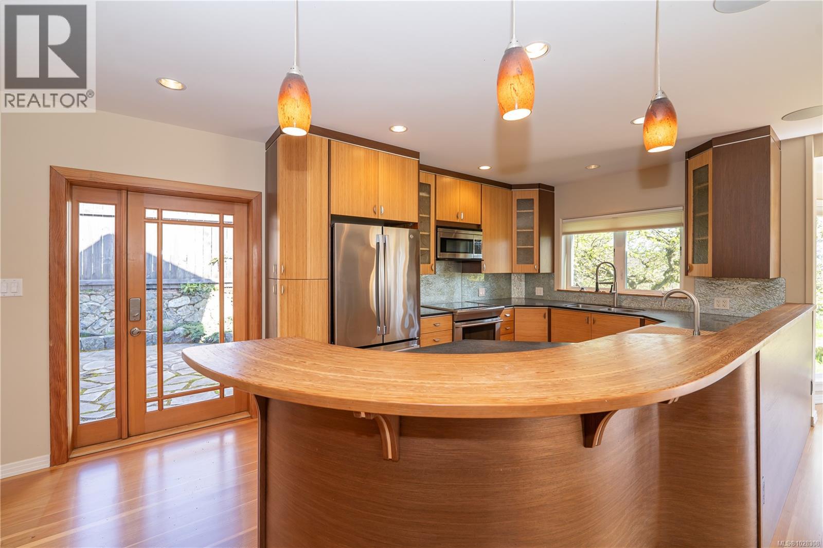 1298 Astoria St, Saanich