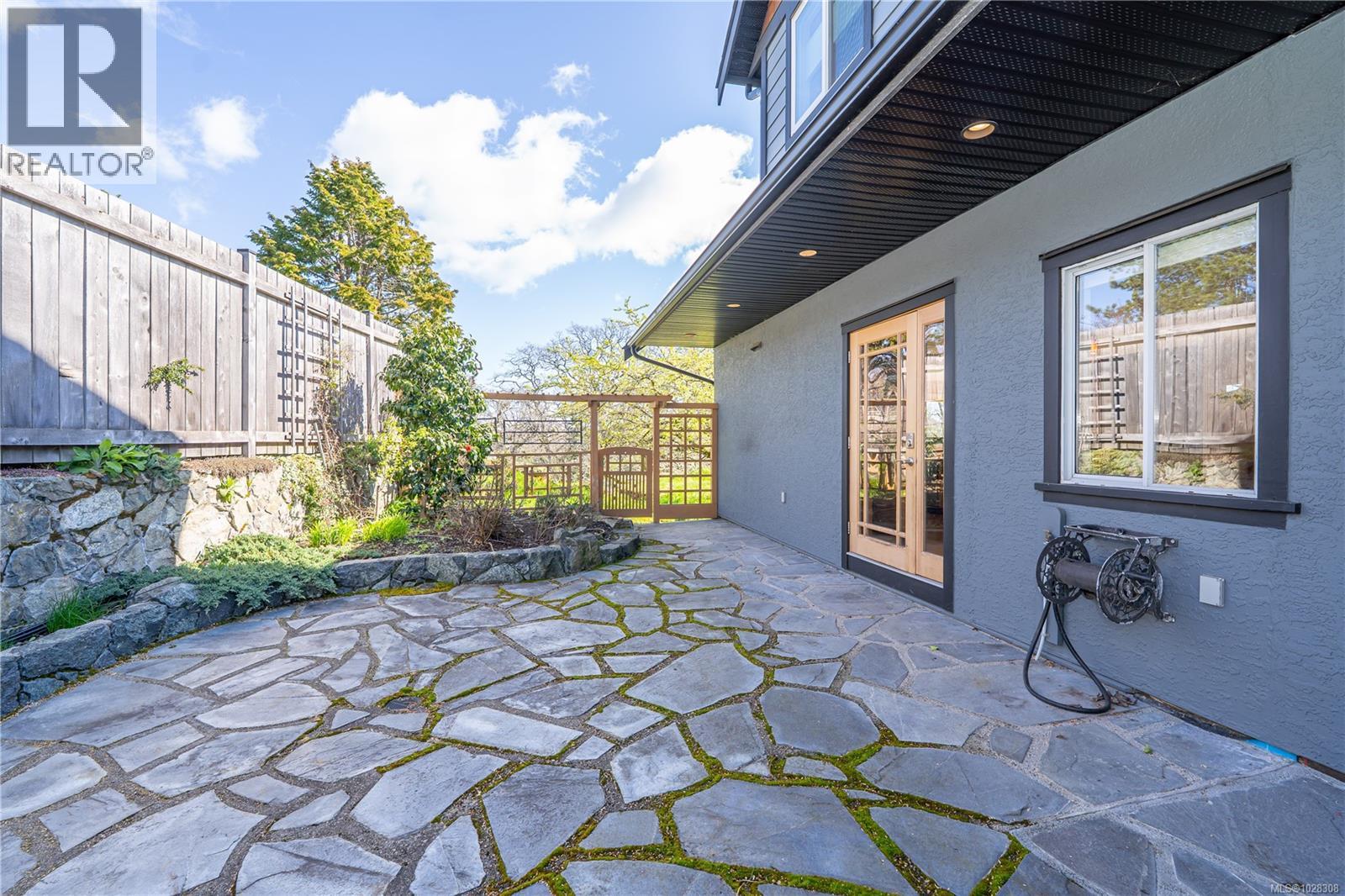 1298 Astoria St, Saanich