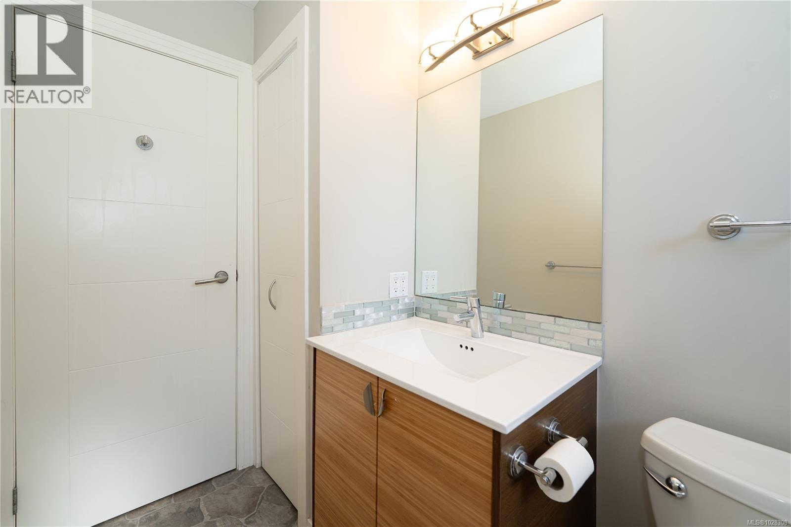 1298 Astoria St, Saanich