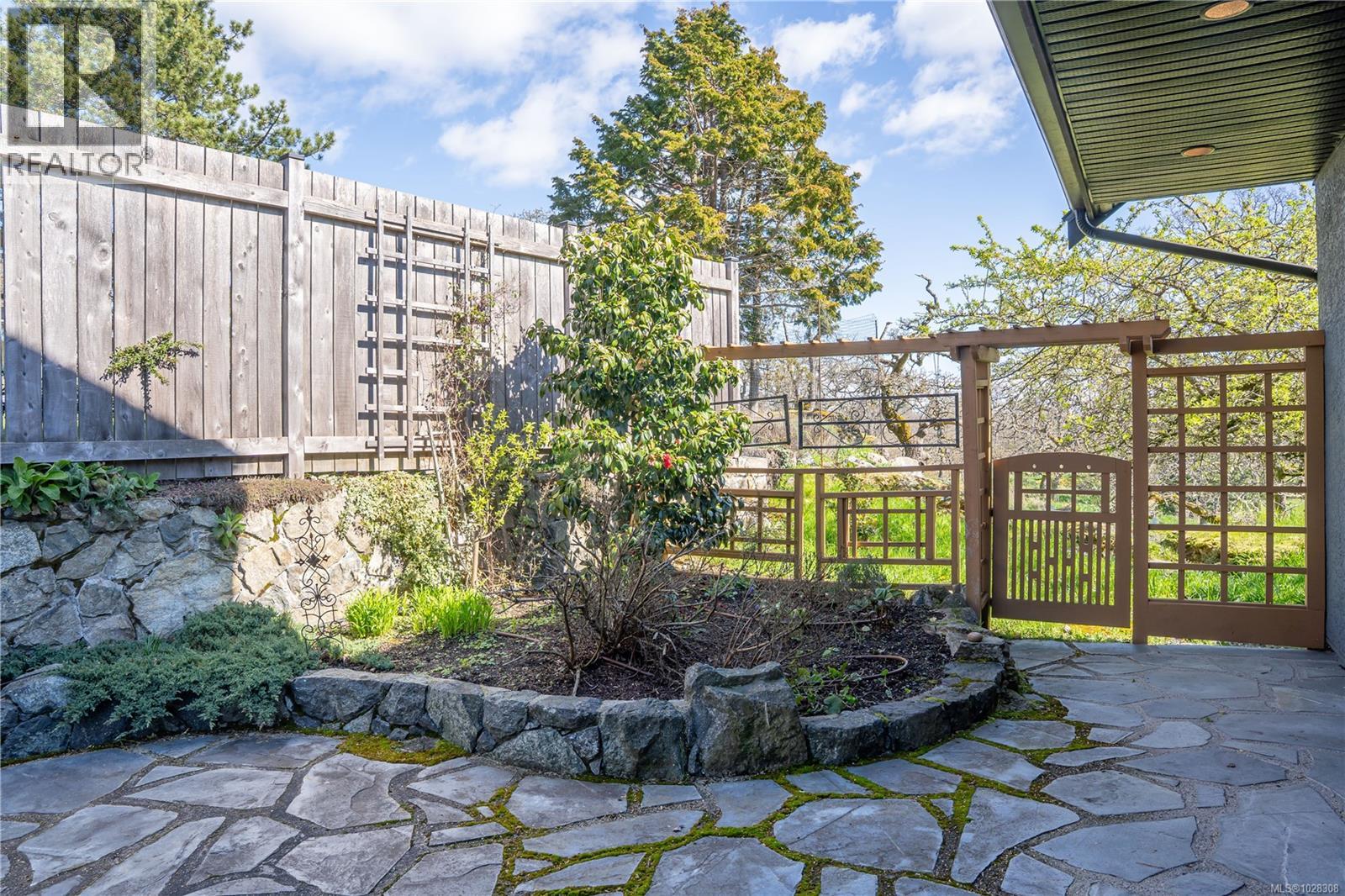 1298 Astoria St, Saanich