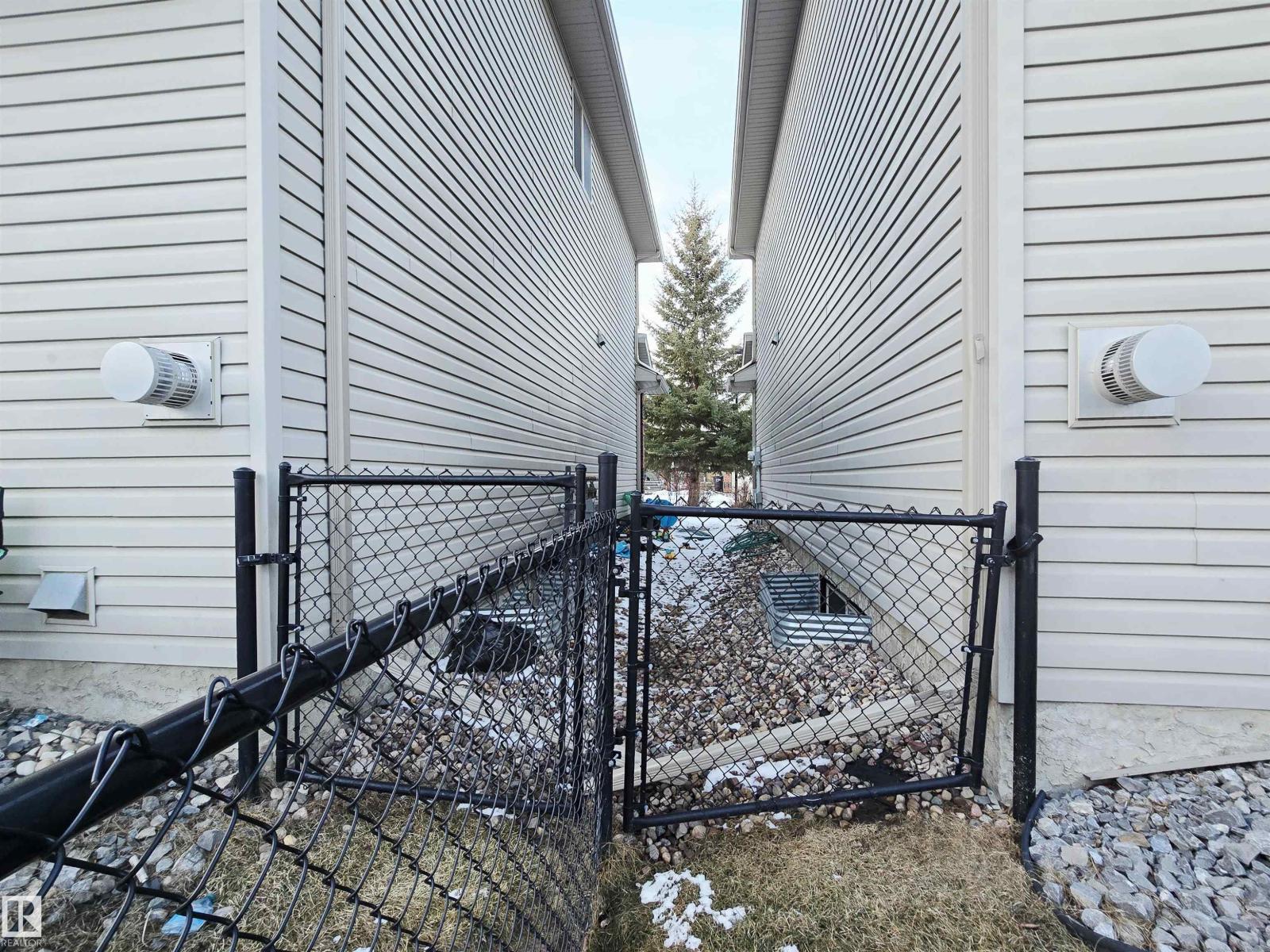 #60 1128 156 ST NW - 32