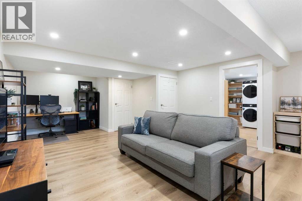 Single Family House 4 Level for Sale in  Ranchview Circle NW Ranchlands Calgary 