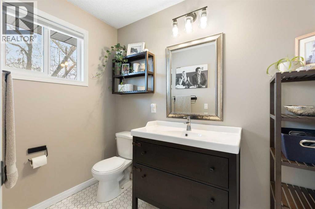 Single Family House 4 Level for Sale in  Ranchview Circle NW Ranchlands Calgary 