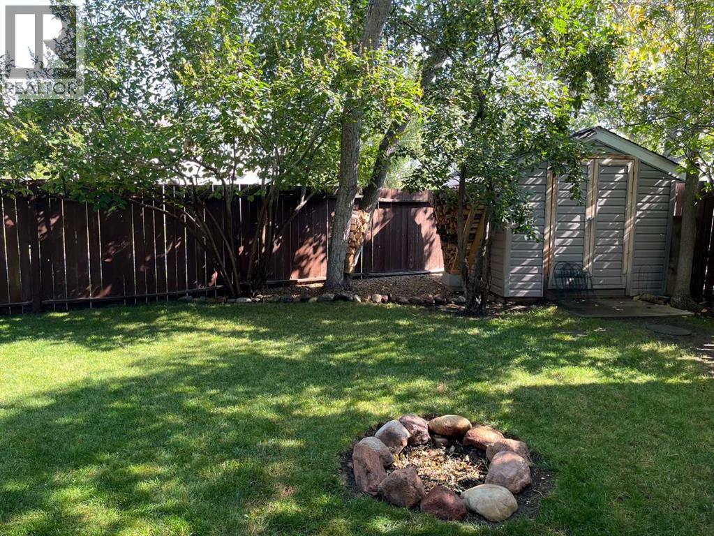 Single Family House 4 Level for Sale in  Ranchview Circle NW Ranchlands Calgary 