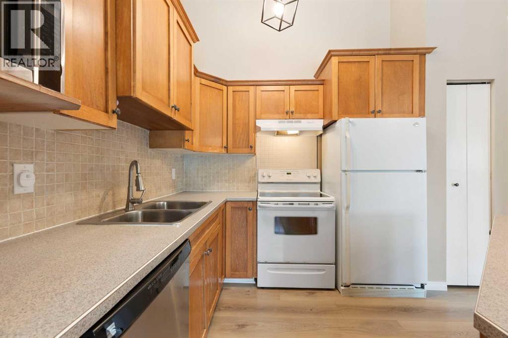 Single Family House 4 Level for Sale in  Ranchview Circle NW Ranchlands Calgary 