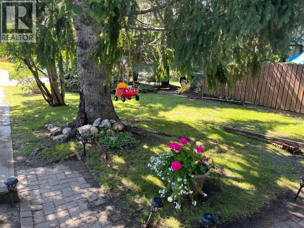 Single Family House 4 Level for Sale in  Ranchview Circle NW Ranchlands Calgary 