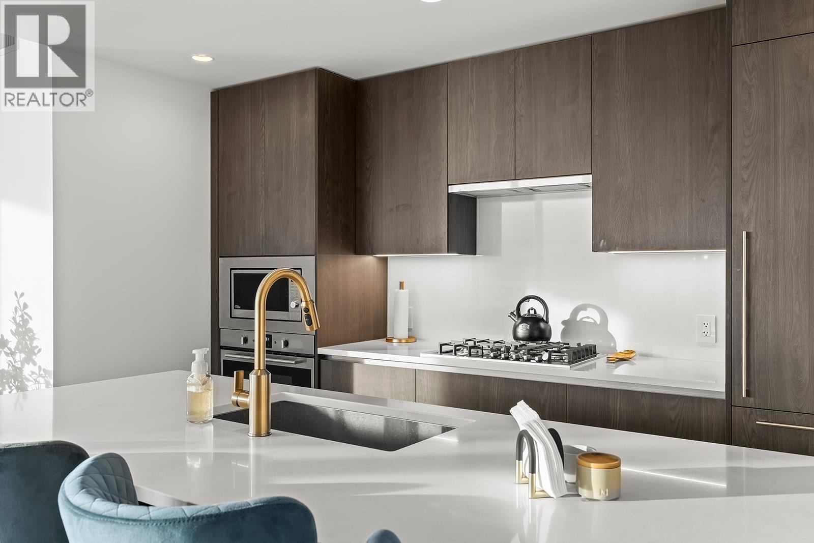 #2007 238 LEON AVENUE - 15