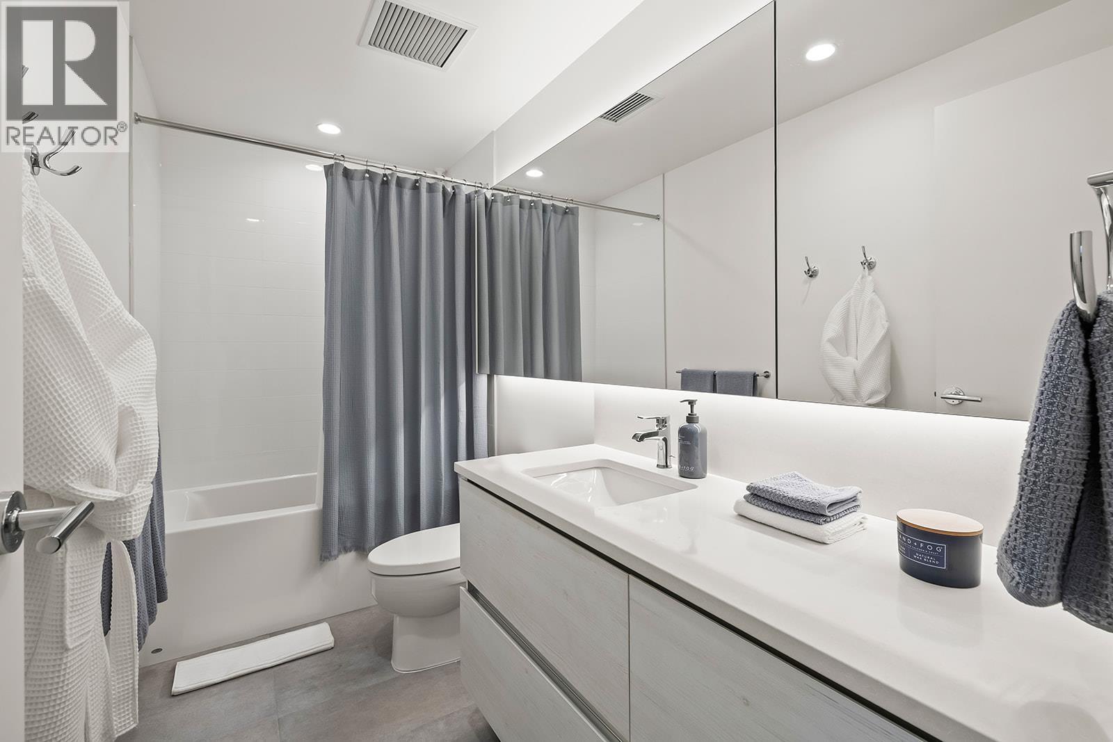 #2007 238 LEON AVENUE - 40