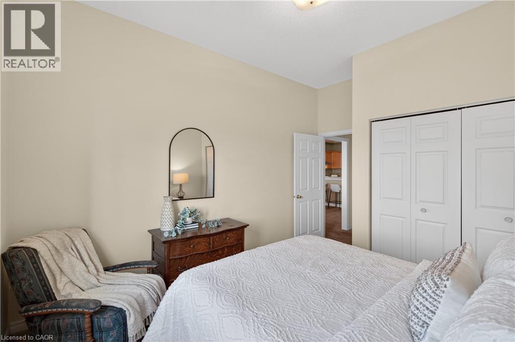 #320 262 DUNDAS Street E - 23