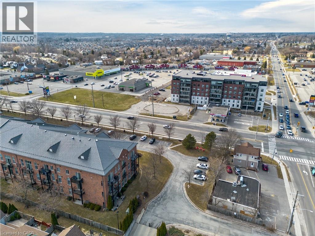 #320 262 DUNDAS Street E - 32
