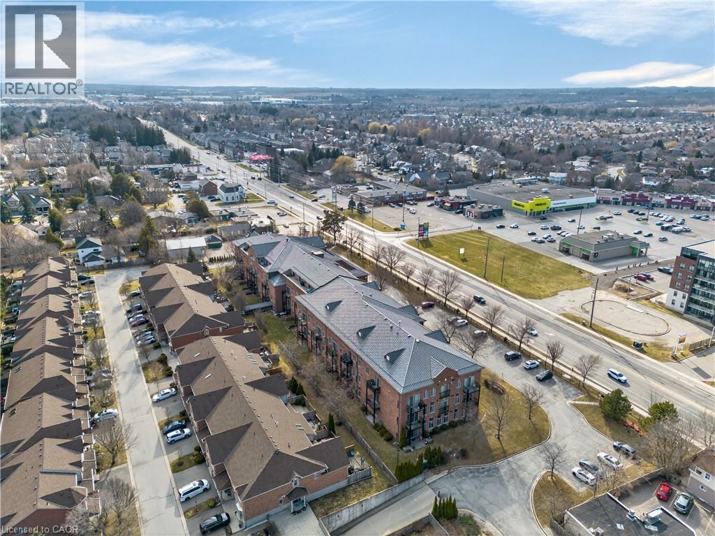 #320 262 DUNDAS Street E - 35
